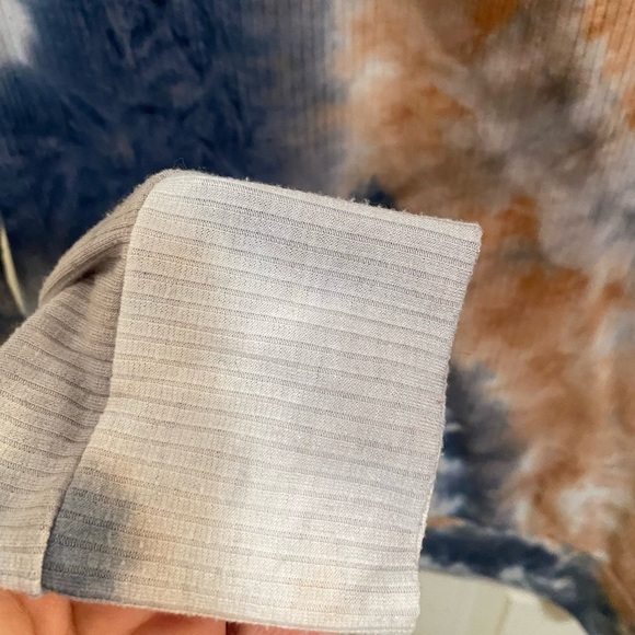 Socialite Tie Dye Pullover - Picture 5 of 6